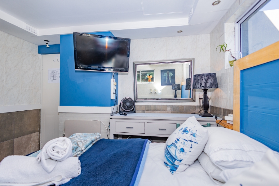 13 Bedroom Property for Sale in Sunset Beach Western Cape